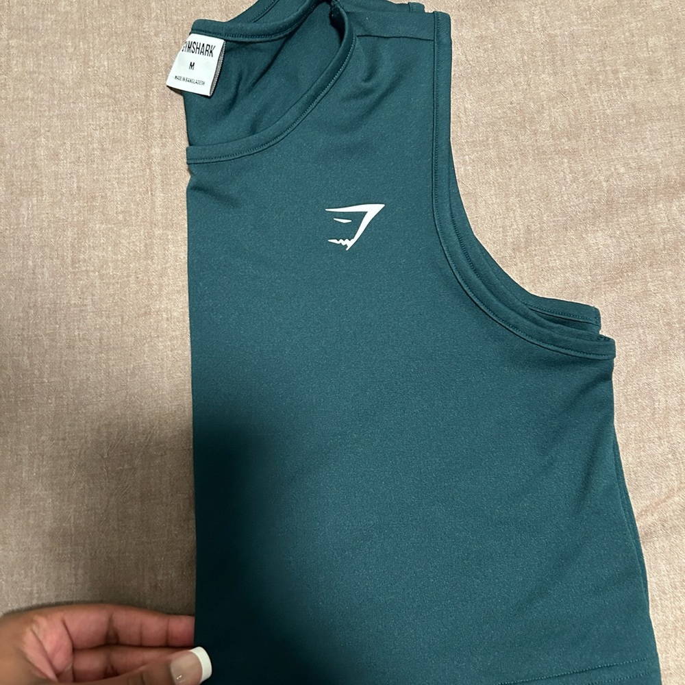 gymshark crppped tank size medium